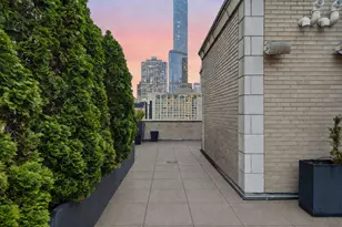 55 E Erie St, Chicago, IL 60611 - Photo 40