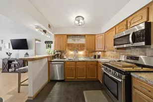 10437 Natoma Ave, Chicago Ridge, IL 60415 - Photo 6