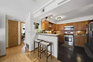10437 Natoma Ave, Chicago Ridge, IL 60415 - Photo 4