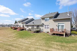 1064 Rose Dr, Sycamore, IL 60178 - Photo 2