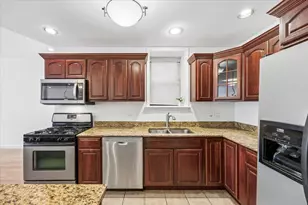 2363 E 70th St, Chicago, IL 60649 - Photo 14