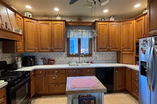 222 N Maple St, Herscher, IL 60941 - Photo 10