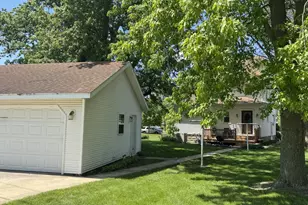 222 N Maple St, Herscher, IL 60941 - Photo 28
