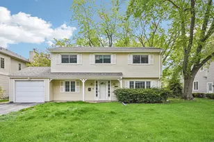 1235 Dartmouth Ln, Deerfield, IL 60015 - Photo 1