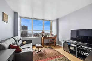 655 W Irving Park Rd, Chicago, IL 60613 - Photo 16