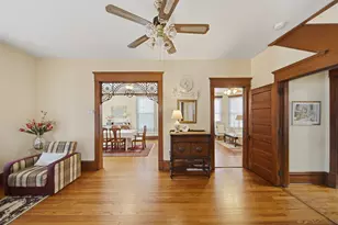 215 W 7th St, Dixon, IL 61021 - Photo 4