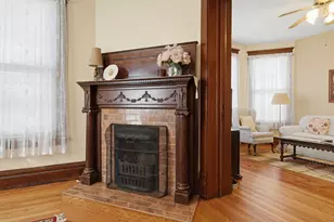 215 W 7th St, Dixon, IL 61021 - Photo 8