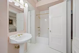 232 E Walton Pl, Chicago, IL 60611 - Photo 24