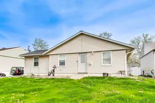 440 E Fullerton Ave, Glendale Heights, IL 60139 - Photo 2