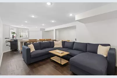 2106 W Addison Street, Chicago, IL 60618 - Photo 22