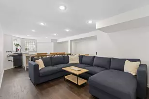 2106 W Addison St, Chicago, IL 60618 - Photo 22