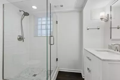 2106 W Addison Street, Chicago, IL 60618 - Photo 24
