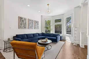 2106 W Addison St, Chicago, IL 60618 - Photo 26