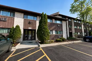 4436 Arbor Cir, Downers Grove, IL 60515 - Photo 2