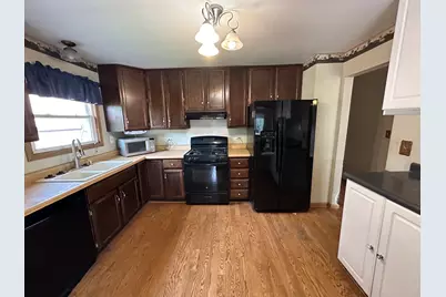 863 Pleasant Street, Woodstock, IL 60098 - Photo 6