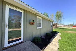114 S Commercial Ave, Amboy, IL 61310 - Photo 6