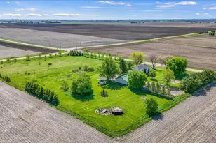 1431 Gillis Rd, Malta, IL 60150 - Photo 38