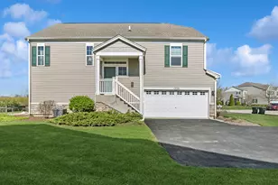 1250 Parkview Dr, Antioch, IL 60002 - Photo 2