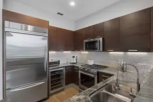 500 W Superior St, Chicago, IL 60654 - Photo 4