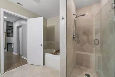 500 W Superior Street #813, Chicago, IL 60654 - Photo 12