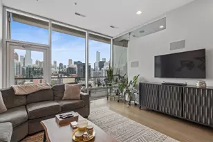 500 W Superior St, Chicago, IL 60654 - Photo 2