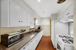 16404 Betty Ln, South Holland, IL 60473 - Photo 6