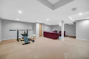 16404 Betty Ln, South Holland, IL 60473 - Photo 14