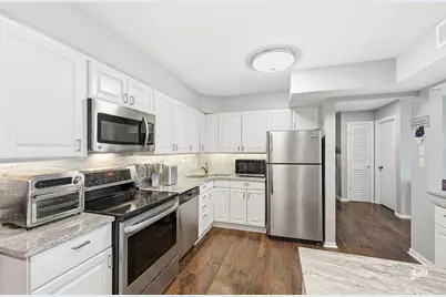 925 Spring Hill Drive #212, Northbrook, IL 60062 - Photo 2