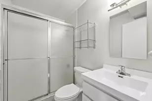 925 Spring Hill Dr, Northbrook, IL 60062 - Photo 8