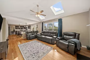 892 Somerset Dr, Carol Stream, IL 60188 - Photo 6