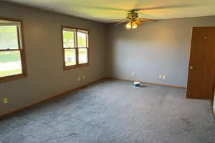 2375 Chestnut Ln, Morris, IL 60450 - Photo 4