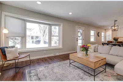 1011 N Haddow Avenue, Arlington Heights, IL 60004 - Photo 4