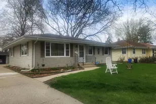 2616 Karen Dr, Rockford, IL 61101 - Photo 2