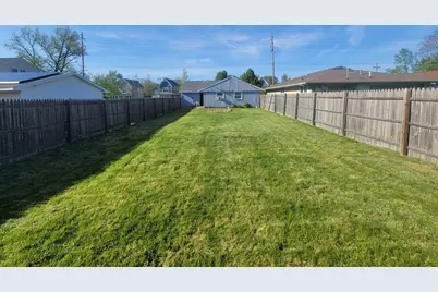 503 E Bradley Avenue, Champaign, IL 61820 - Photo 12
