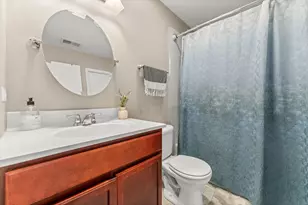 1332 McDowell Rd, Naperville, IL 60563 - Photo 16