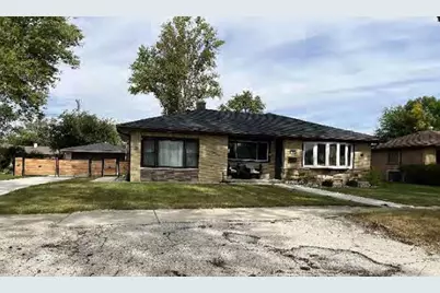 6918 W 116th Street, Worth, IL 60482 - Photo 2