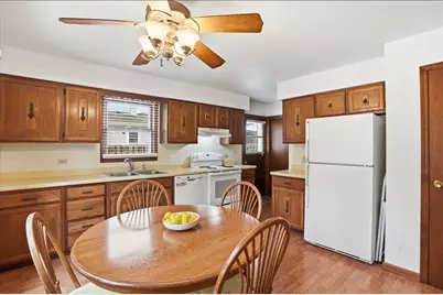 58 N California Avenue, Mundelein, IL 60060 - Photo 6