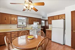 58 N California Ave, Mundelein, IL 60060 - Photo 6