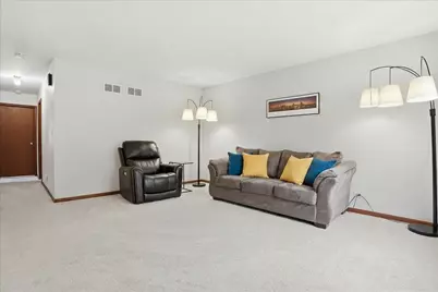 58 N California Avenue, Mundelein, IL 60060 - Photo 4
