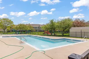 2865 Meadow Ln, Schaumburg, IL 60193 - Photo 16