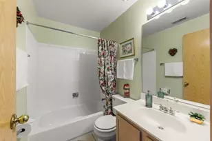 2865 Meadow Ln, Schaumburg, IL 60193 - Photo 10