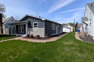 2505 23rd Ave B Ave, Moline, IL 61265 - Photo 2