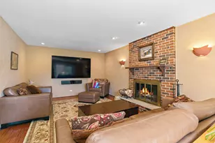 1363 W St James Ct, Palatine, IL 60067 - Photo 16