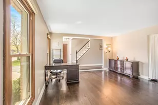 1300 Pembrook Circle, Roselle, IL 60172 - Photo 10
