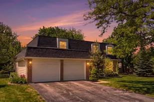 2770 Sioux Trail, Glenview, IL 60026 - Photo 2