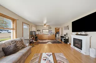 17870 Clover Rd, Morrison, IL 61270 - Photo 10