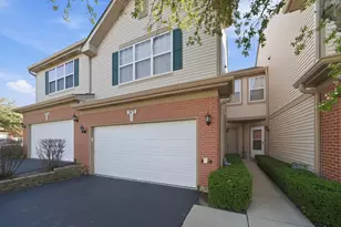 573 N Fox Trl, Round Lake, IL 60073 - Photo 2