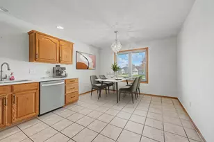 3127 Sandy Pointe Dr, Freeport, IL 61032 - Photo 6
