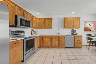 3127 Sandy Pointe Dr, Freeport, IL 61032 - Photo 8