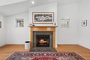 5725 N Jersey Ave, Chicago, IL 60659 - Photo 6